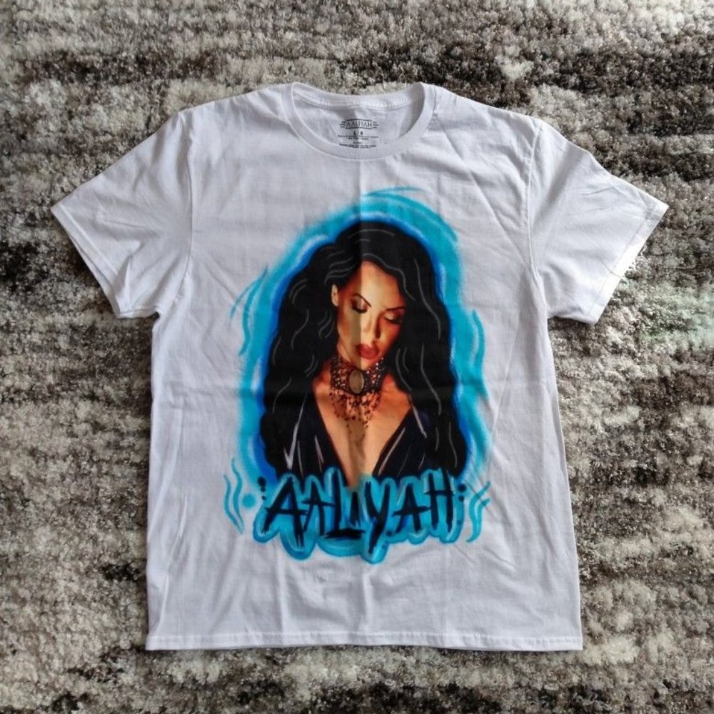 Large Aaliyah shirt